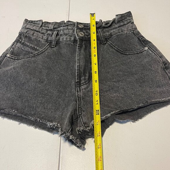 Zoe High-Waisted Black Denim Frayed Hem Distressed Shorts Size 5 - Picture 6 of 7